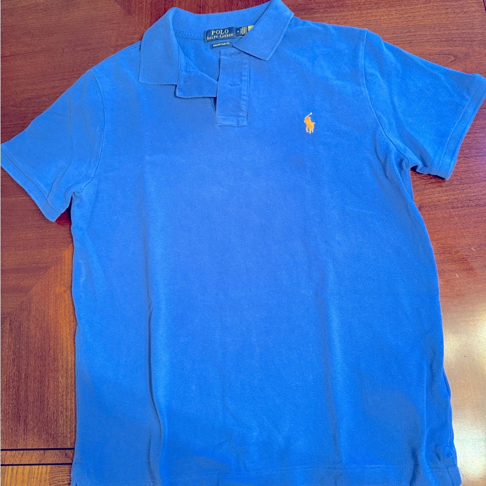 Men’s Blue Ralph Lauren Polo Shirt
Size: Medium 
Blue